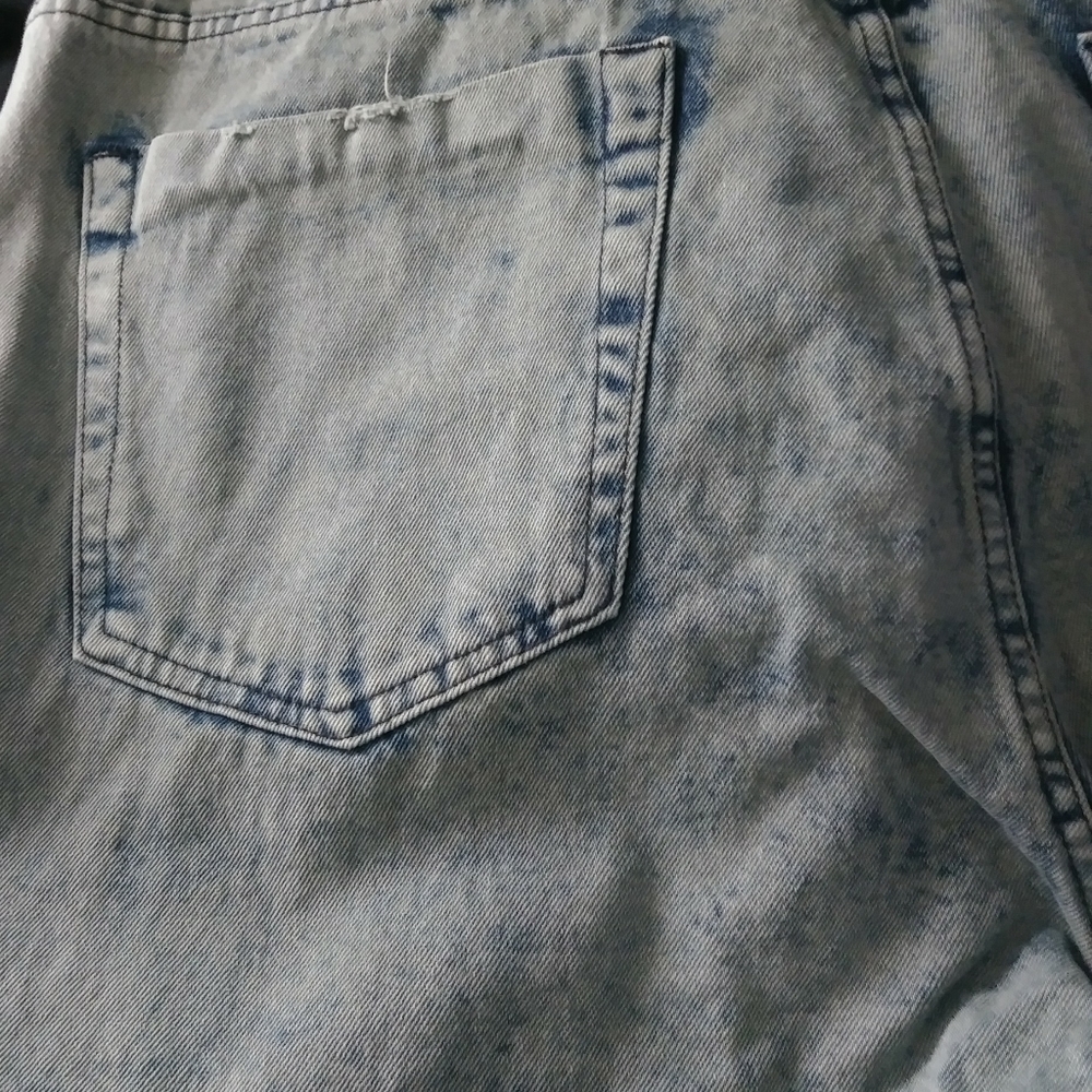 Jeans - Picture 9 of 10